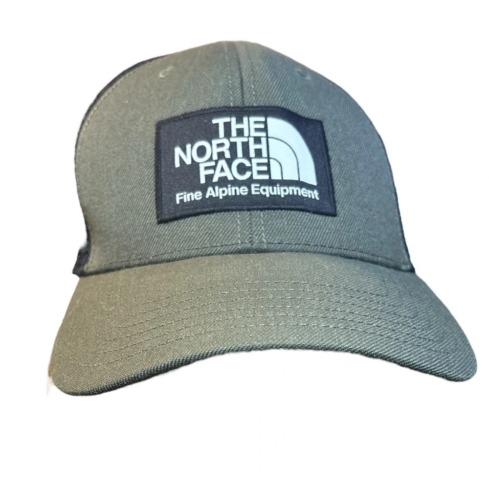 The North Face Mudder Trucker Hat‎ Tan and Brown